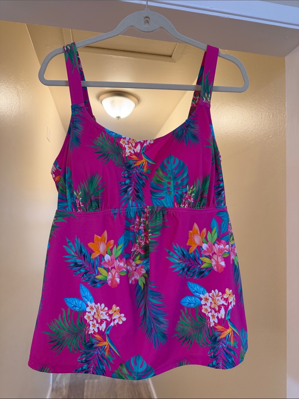 New Women’s Tankini Pink tropical Size 16